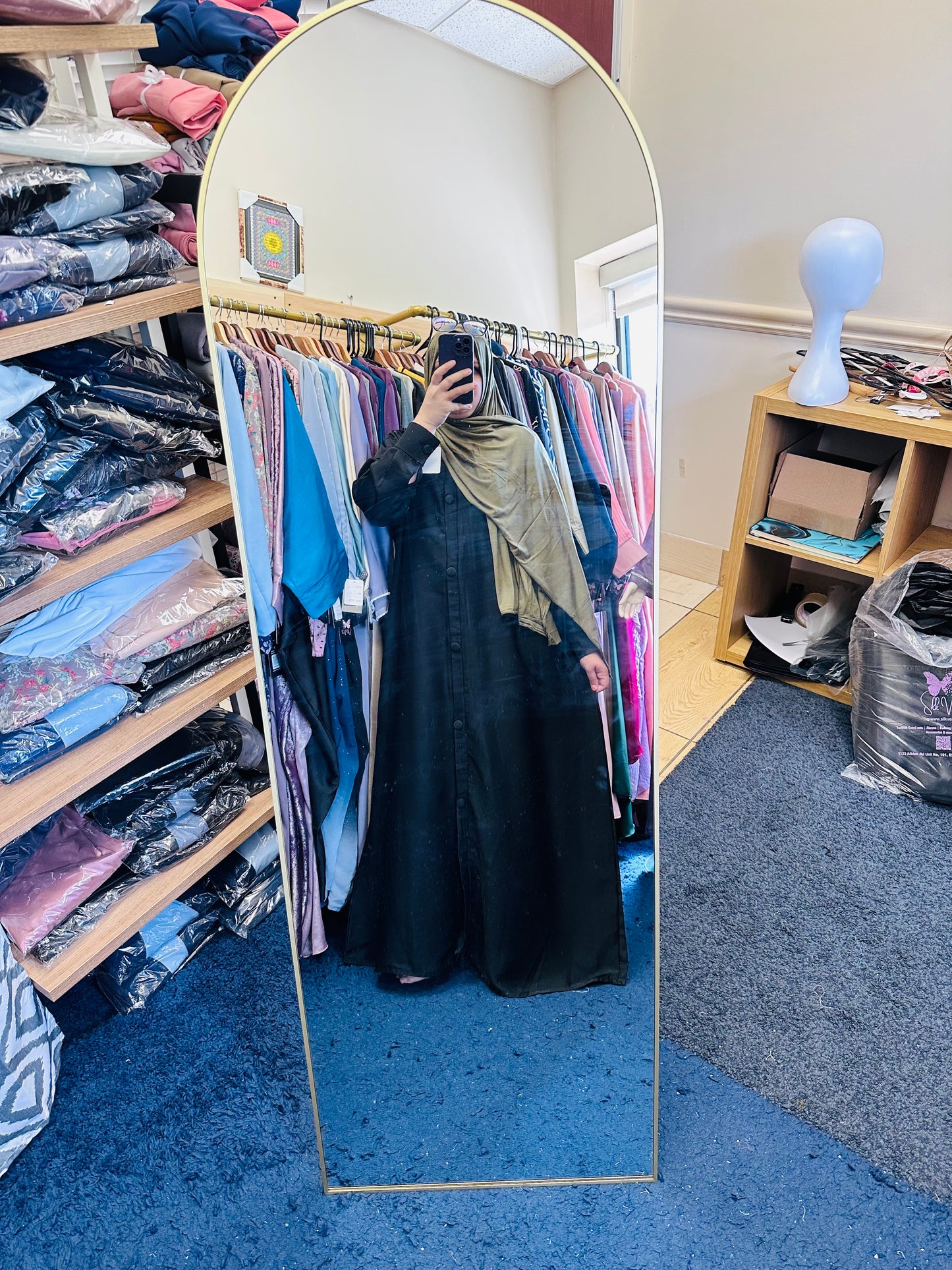 Essential Abaya with buttons-Black