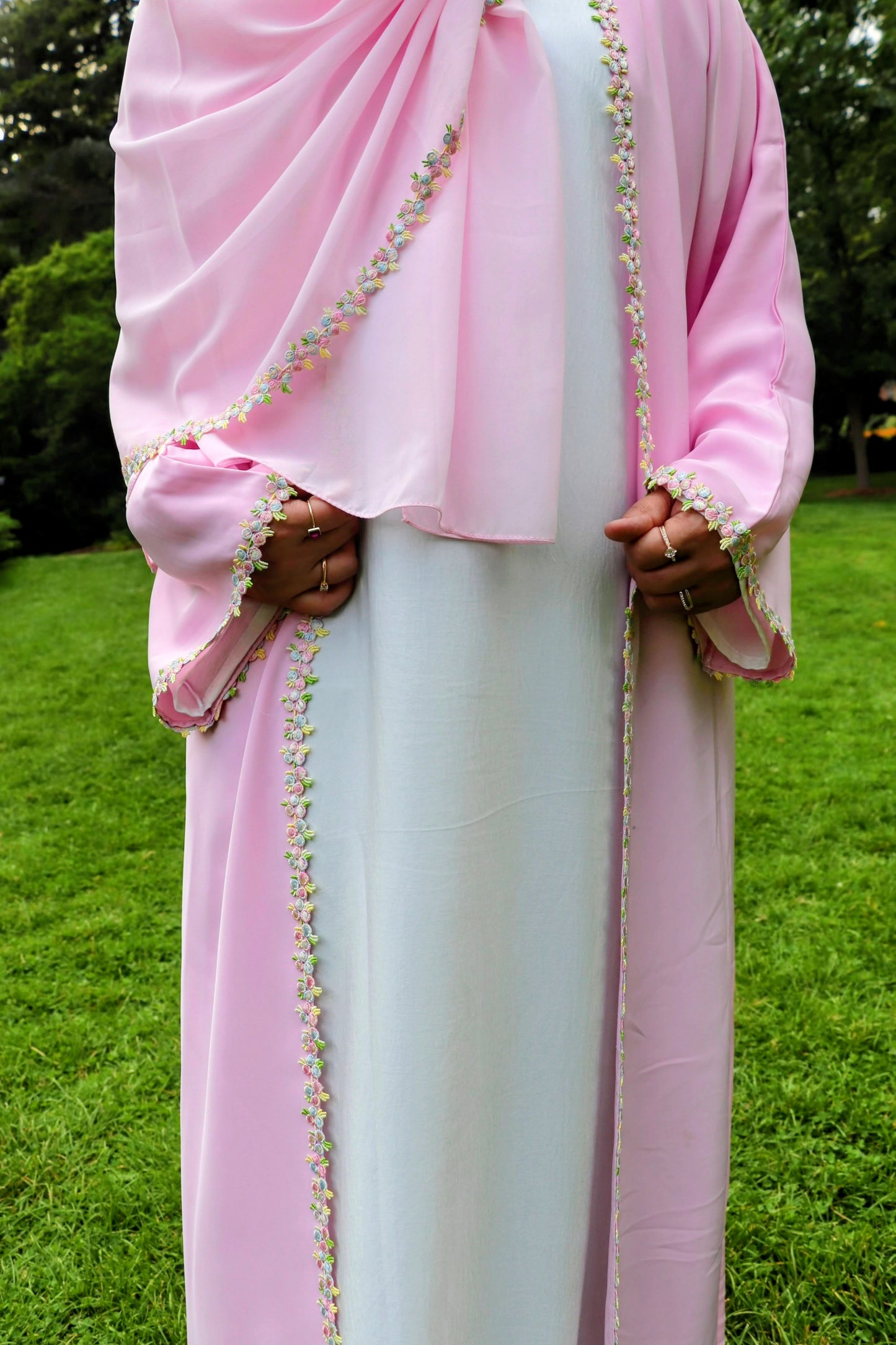 Floral Lace abaya🩷💛