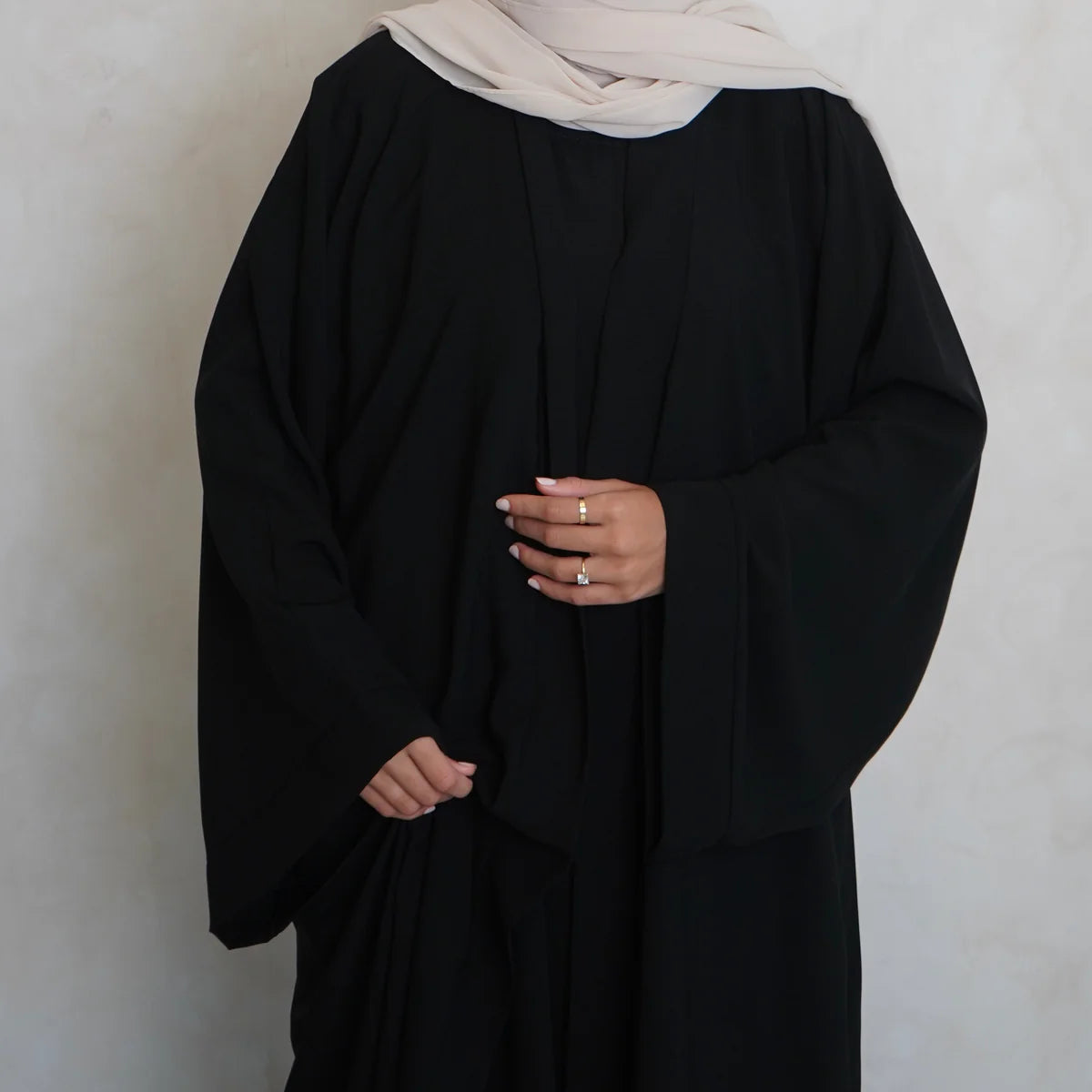 Essential Abaya - Black 4 piece set
