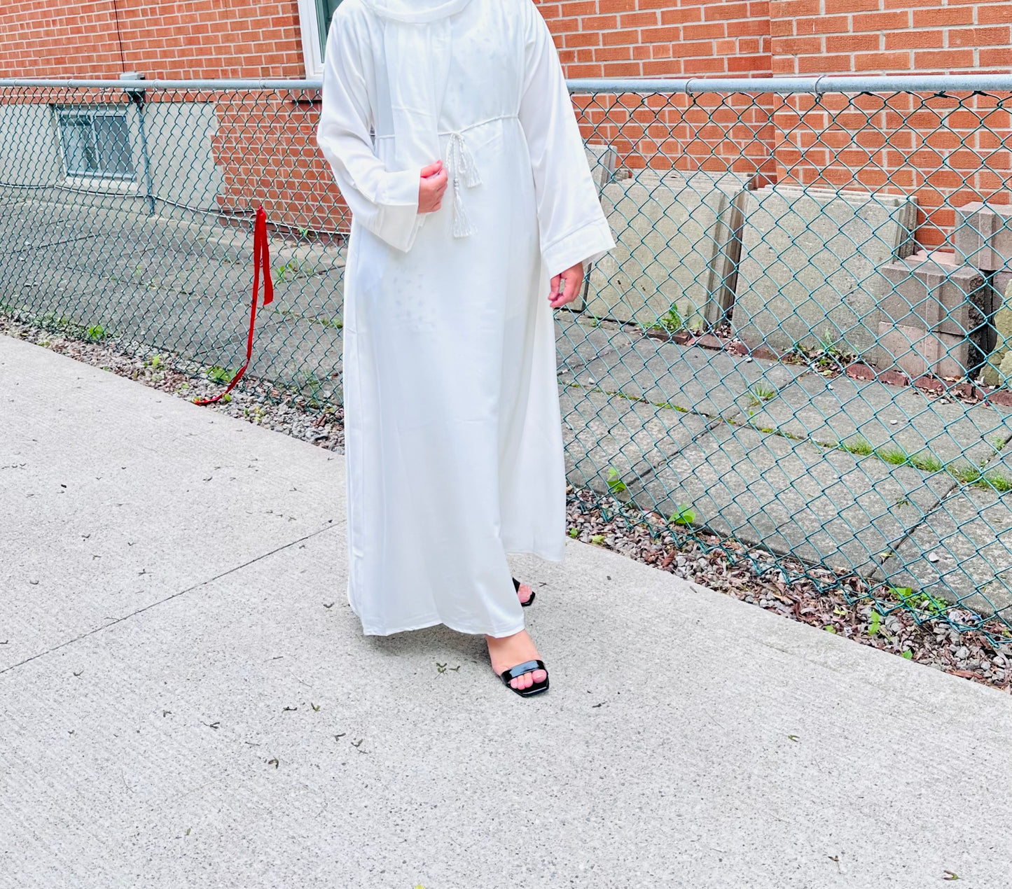 Essential Abaya-White