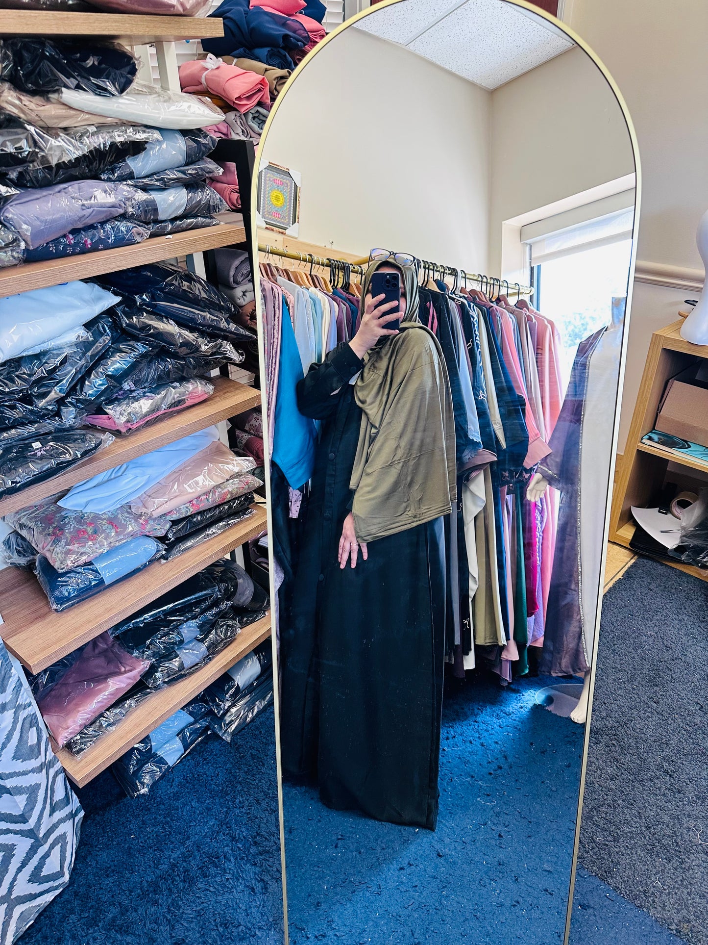 Essential Abaya with buttons-Black