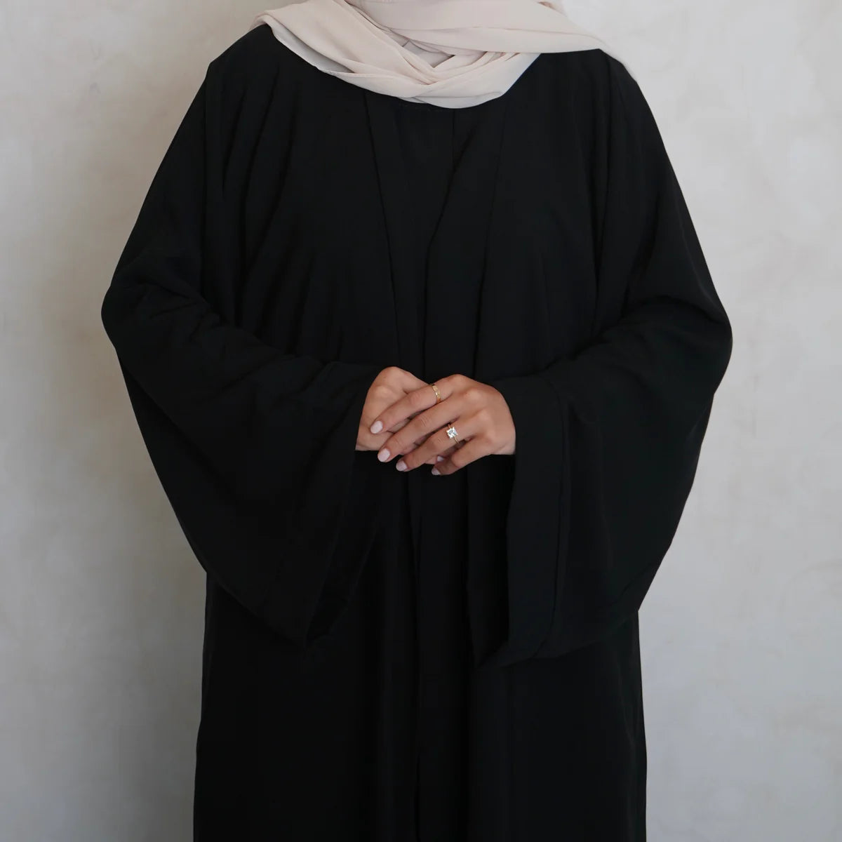 Essential Abaya - Black 4 piece set