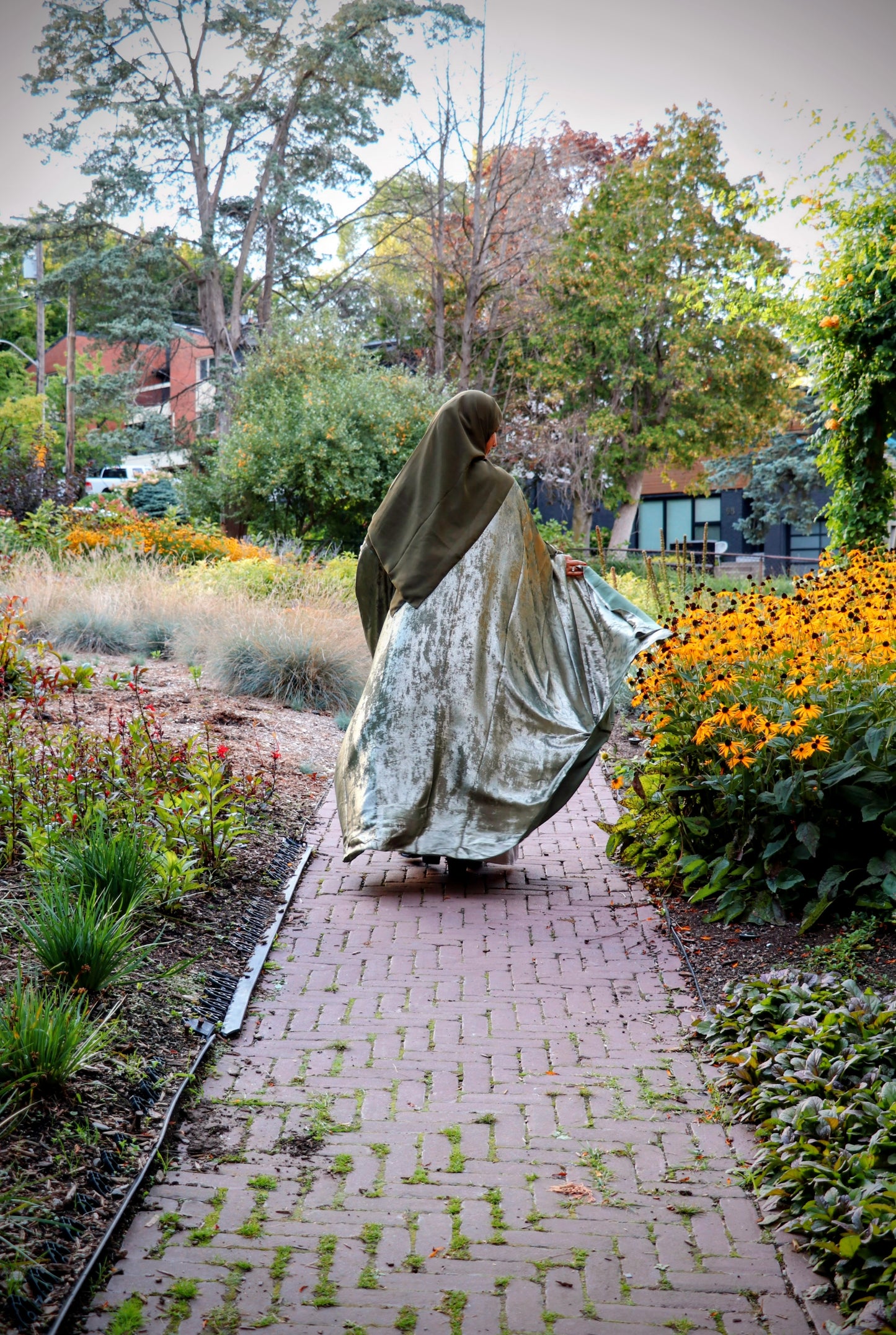 Metallic shimmer Shrug Abaya