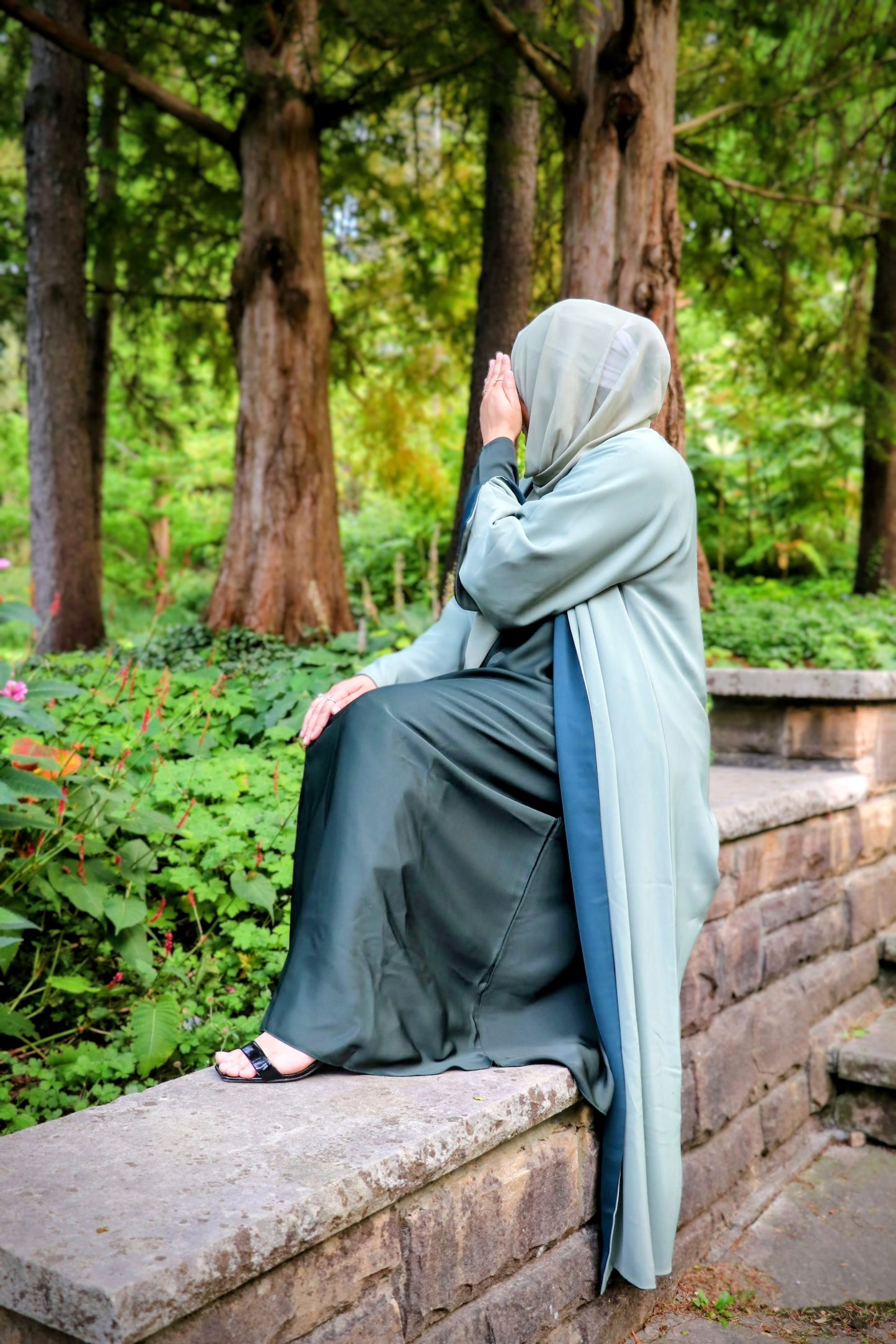 Reversible Abaya in Bottle green/Pista