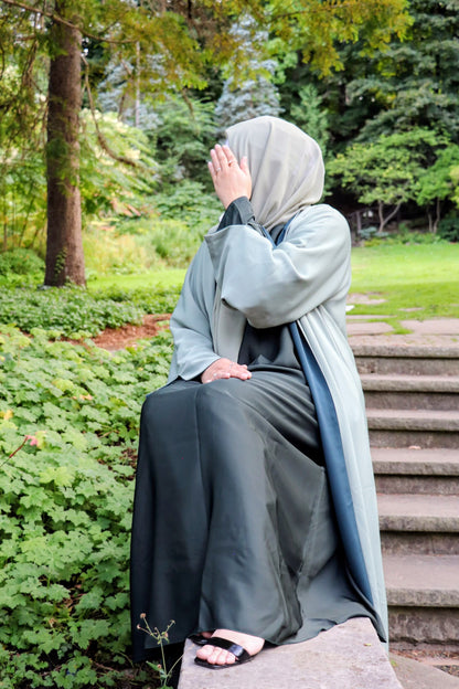 Reversible Abaya in Bottle green/Pista