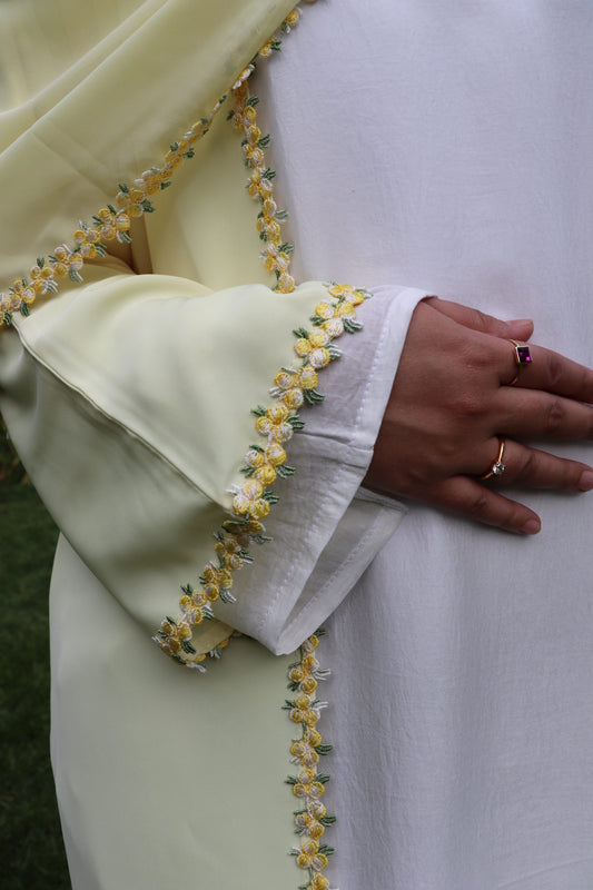 Floral Lace abaya🩷💛