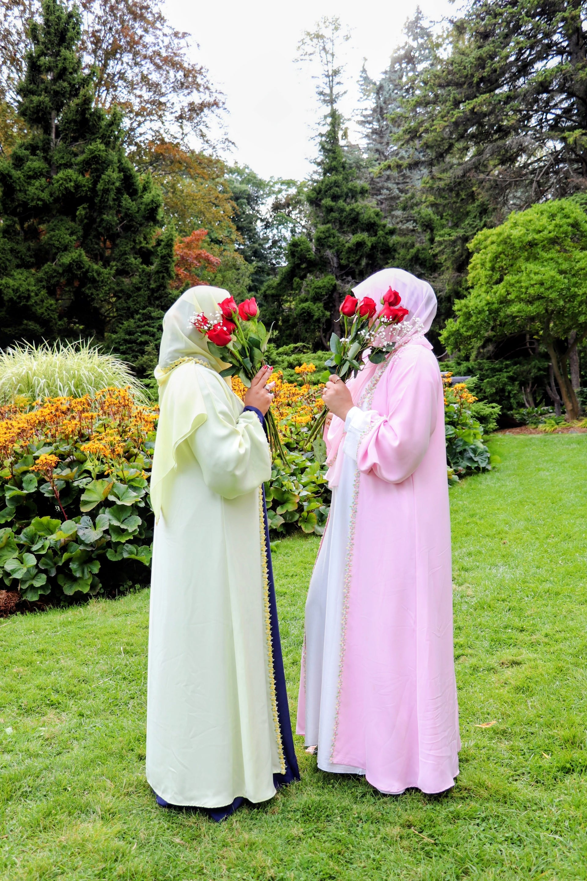 Floral Lace abaya🩷💛