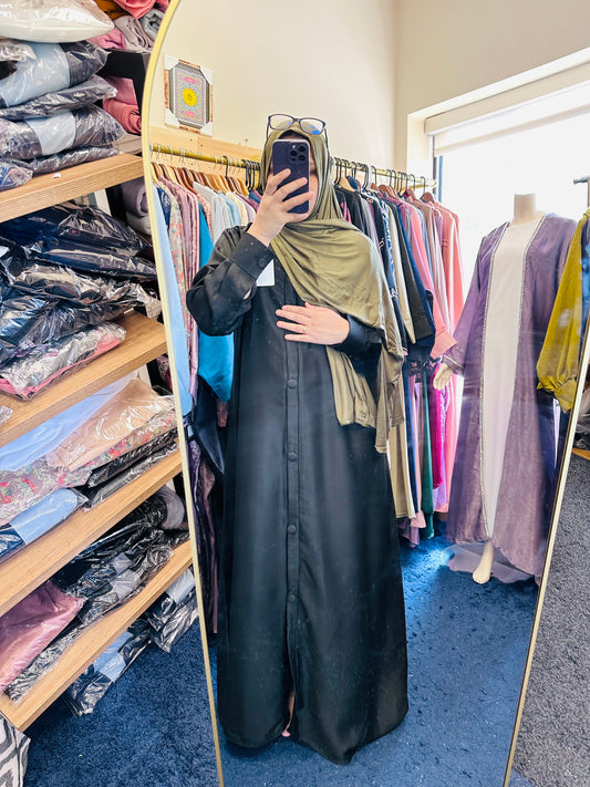 Essential Abaya with buttons-Black